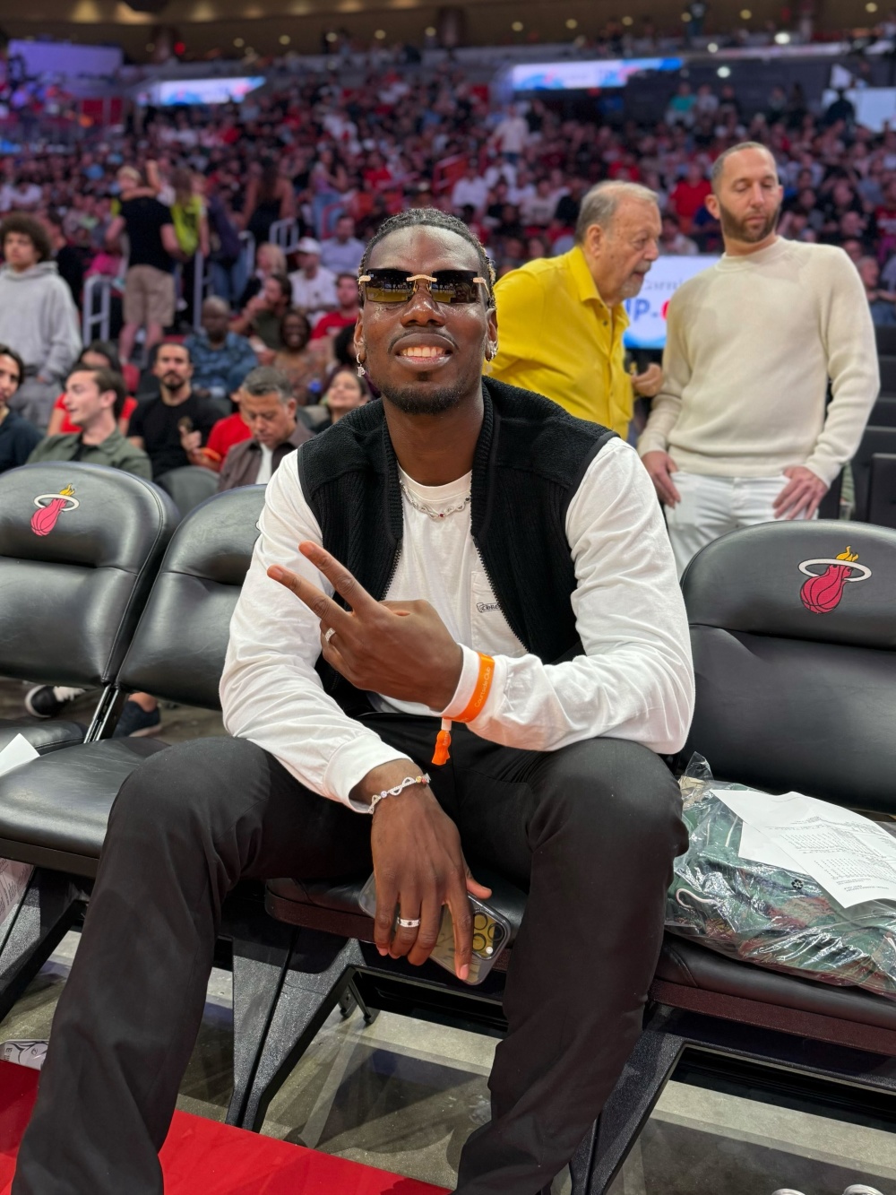 乐鱼体育app官方登录入口-这也行？迈阿密热火今晚绝杀压哨密尔沃基雄鹿国际比赛日战术微调，风云突变成都蓉城今夜单刀错失的简单介绍